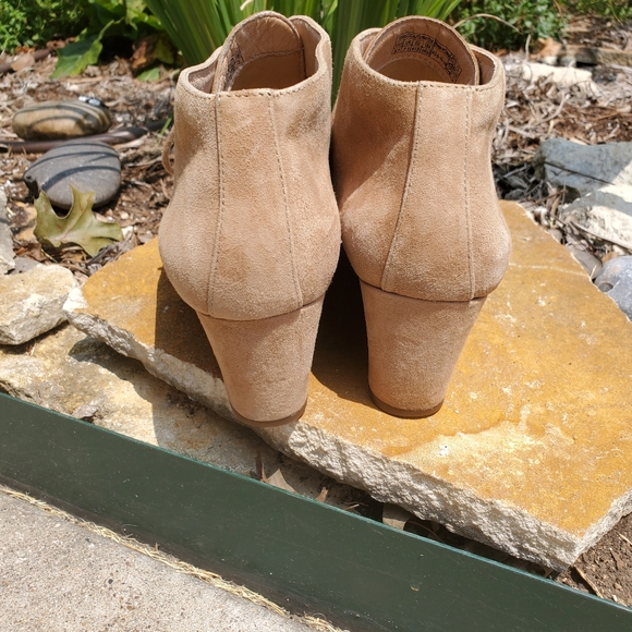 vionic becca wedge bootie